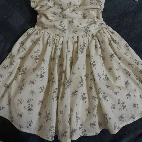 Cream Floral Dress - Picture 4 of 4
